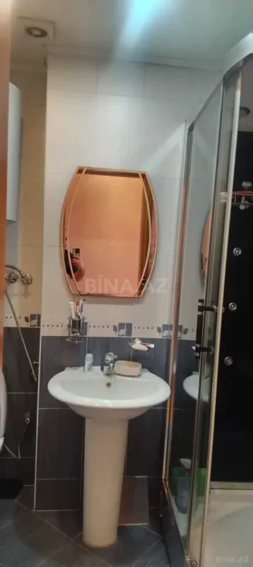 Satılır 1 otaqlı mənzil 61 m²
