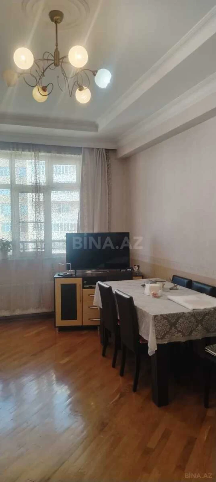 Satılır 1 otaqlı mənzil 61 m²