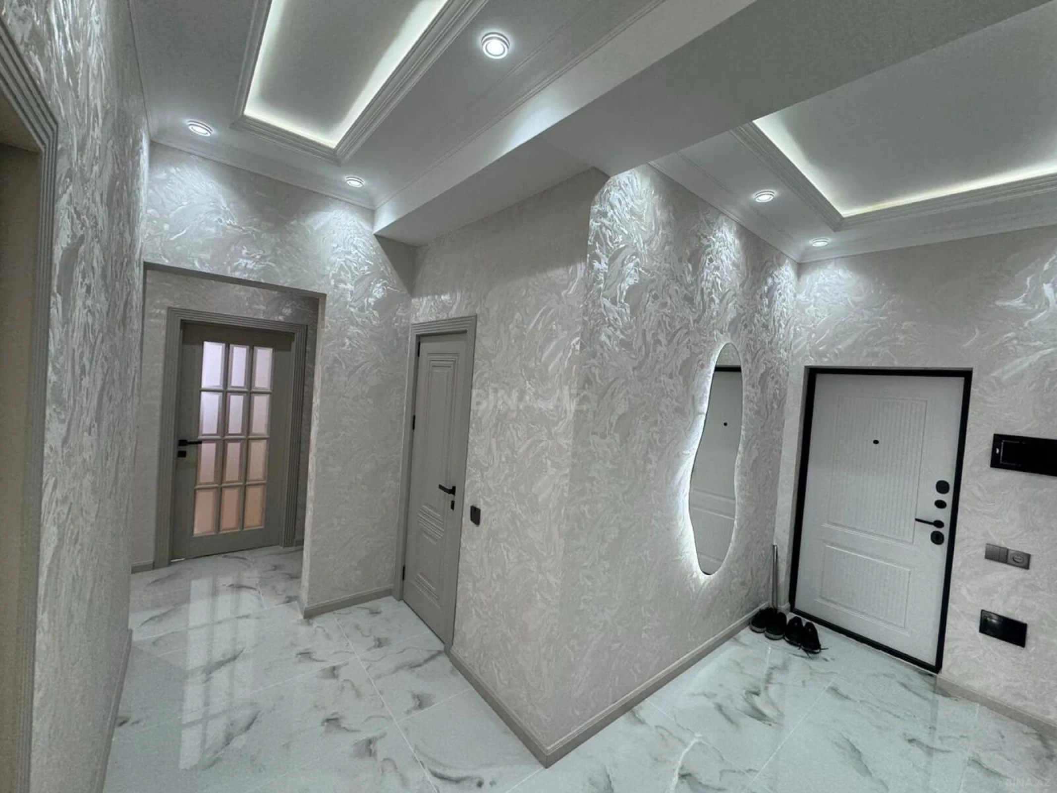 Satılır 3 otaqlı mənzil 92 m²