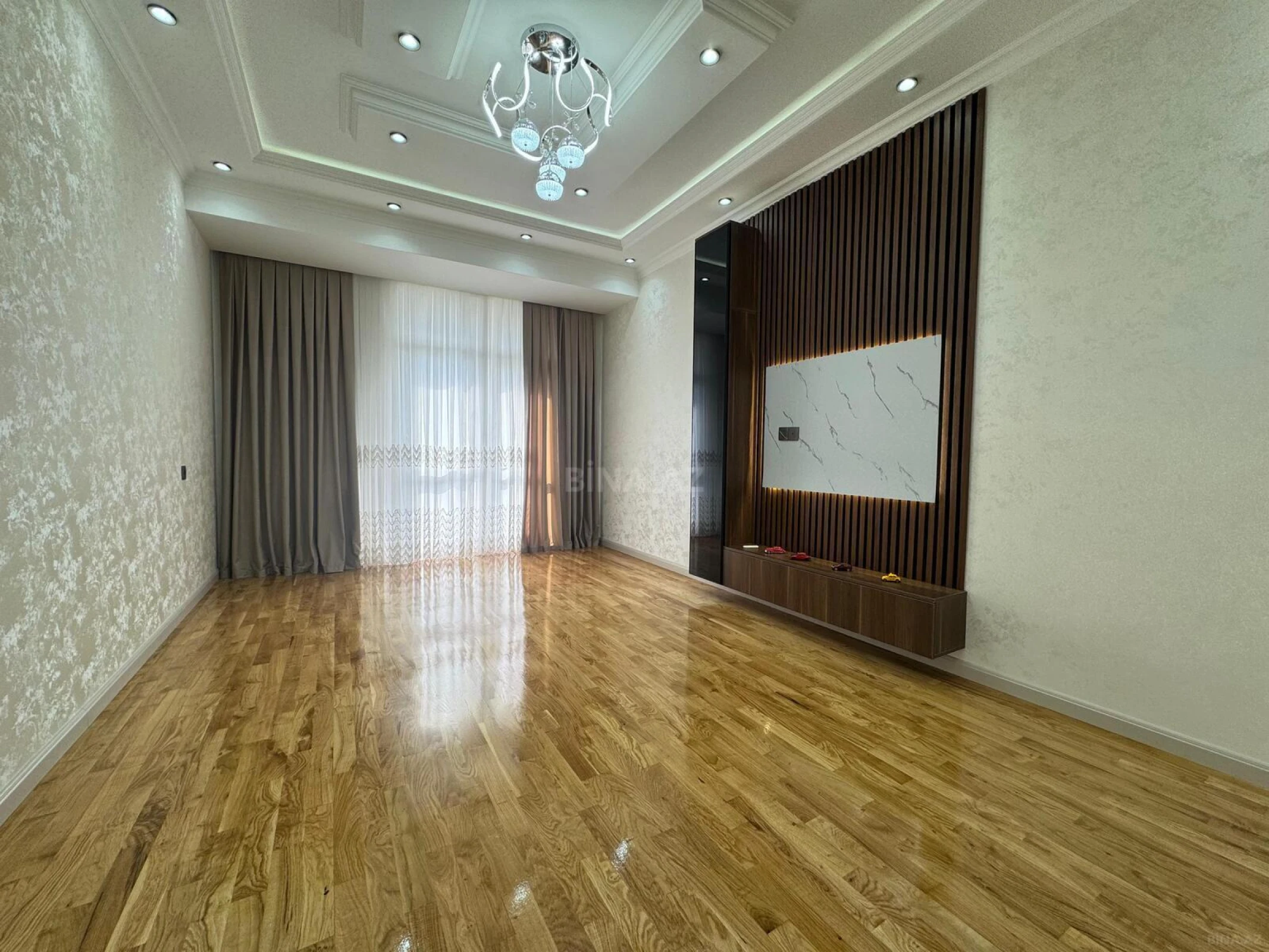 Satılır 3 otaqlı mənzil 92 m²