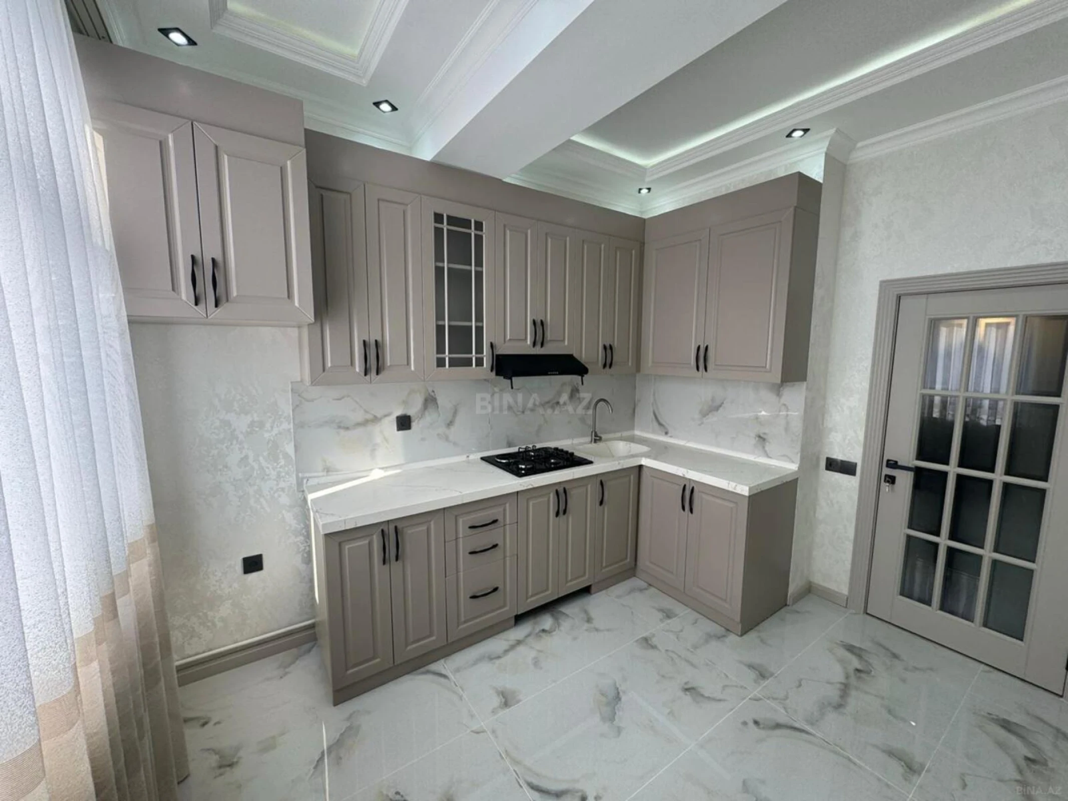 Satılır 3 otaqlı mənzil 92 m²