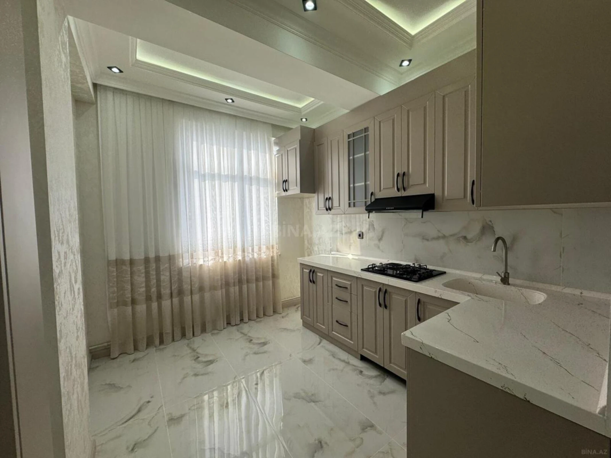 Satılır 3 otaqlı mənzil 92 m²