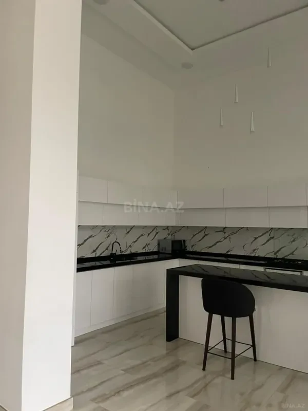 Kirayə verilir 7 otaqlı həyət evi 600 m²