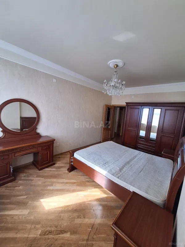 Kirayə verilir 3 otaqlı mənzil 120 m²
