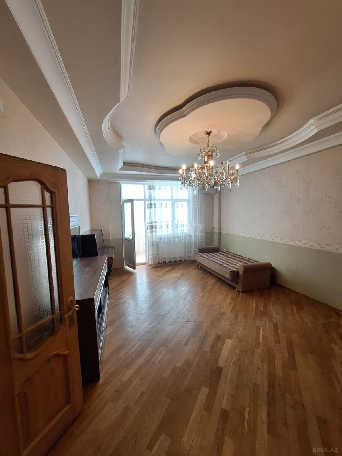 Kirayə verilir 3 otaqlı mənzil 120 m²