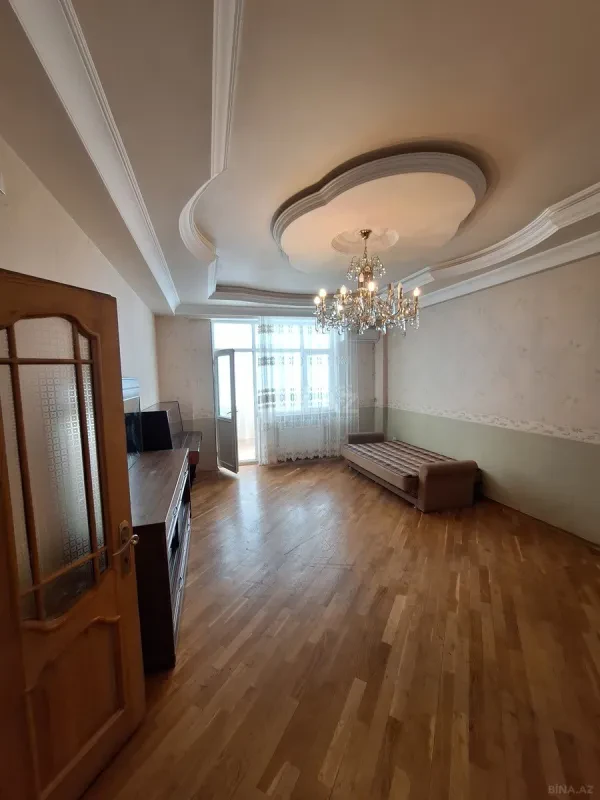 Kirayə verilir 3 otaqlı mənzil 120 m²
