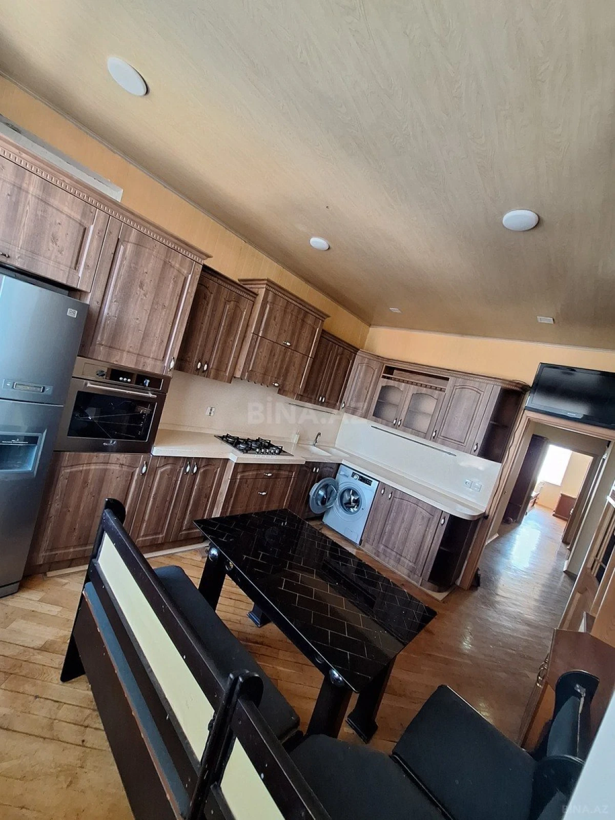 Kirayə verilir 3 otaqlı mənzil 120 m²