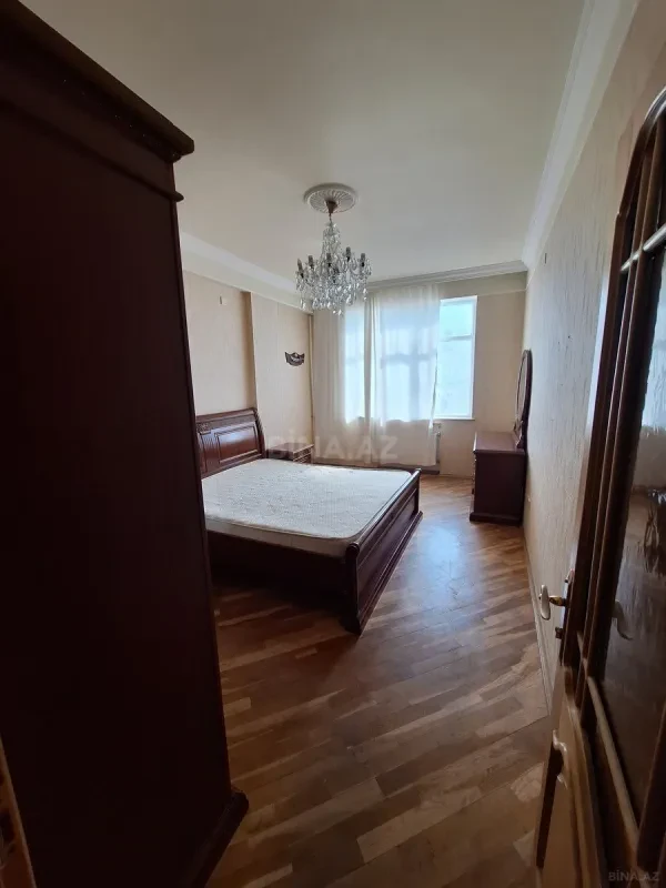 Kirayə verilir 3 otaqlı mənzil 120 m²