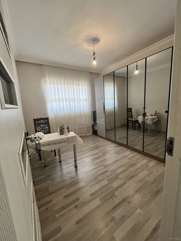 Satılır 7 otaqlı həyət evi 195 m²