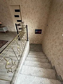 Satılır 7 otaqlı həyət evi 195 m²