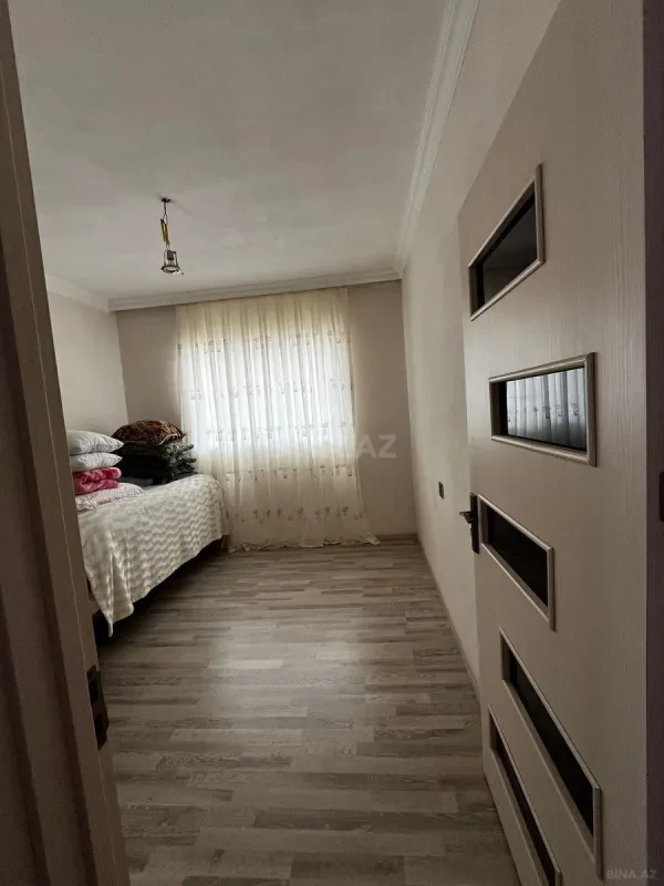 Satılır 7 otaqlı həyət evi 195 m²