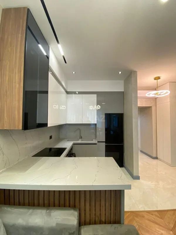 Kirayə verilir 2 otaqlı mənzil 65 m²