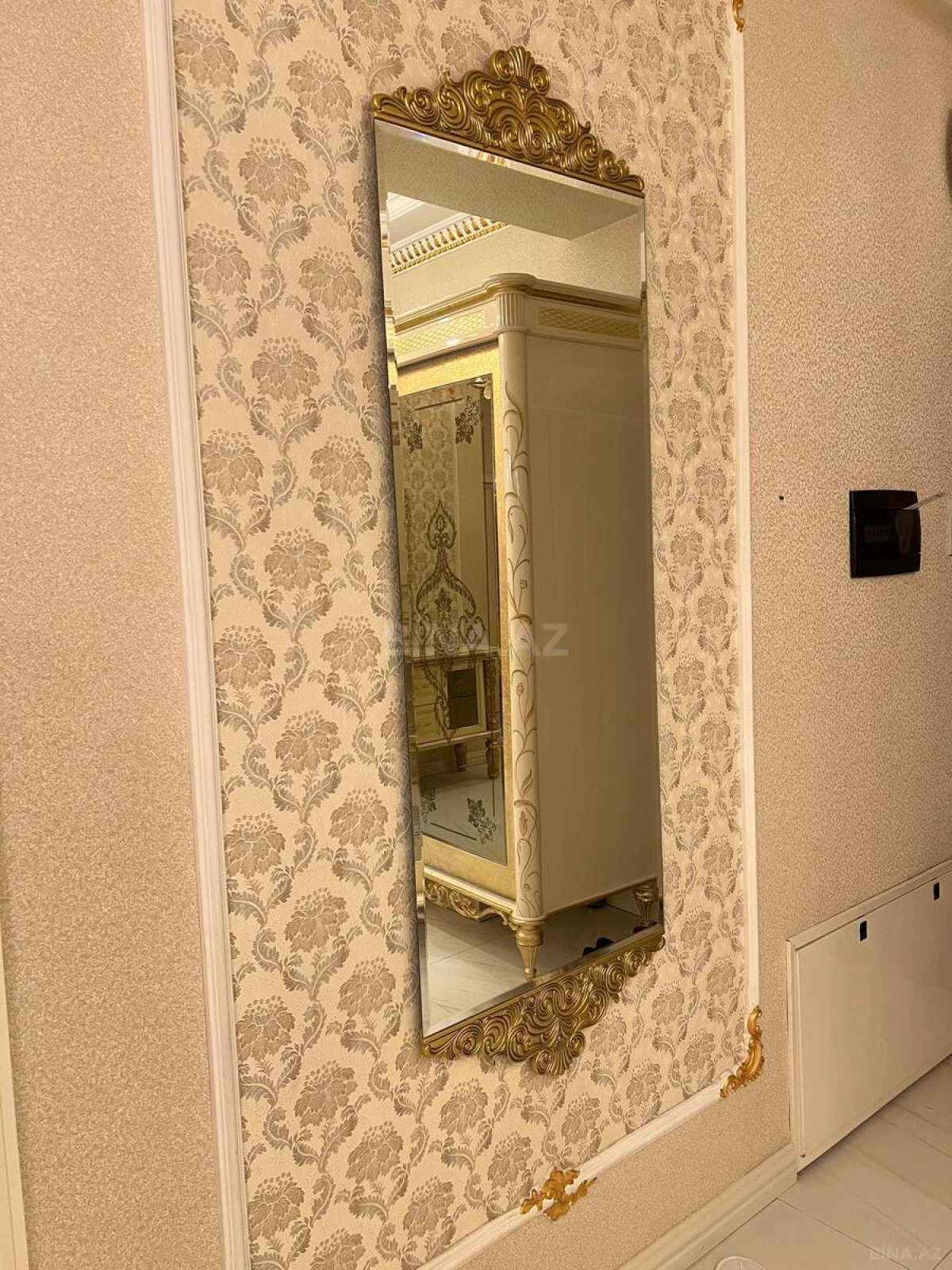 Satılır 3 otaqlı mənzil 121 m²