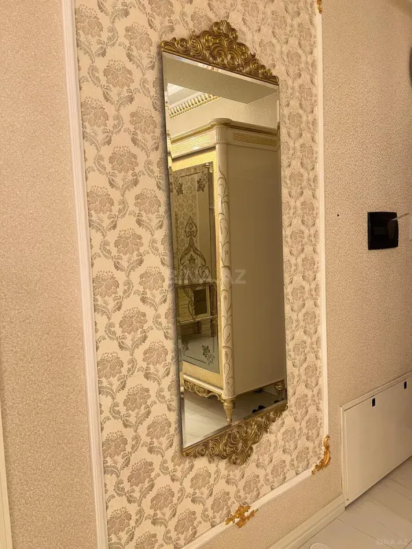 Satılır 3 otaqlı mənzil 121 m²