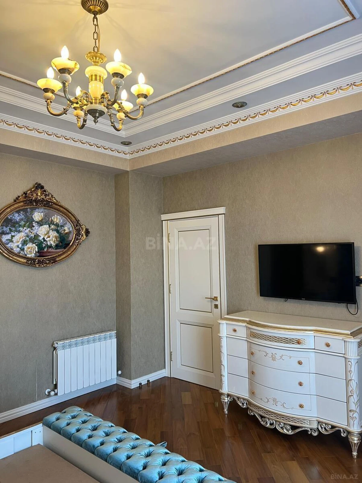 Satılır 3 otaqlı mənzil 121 m²