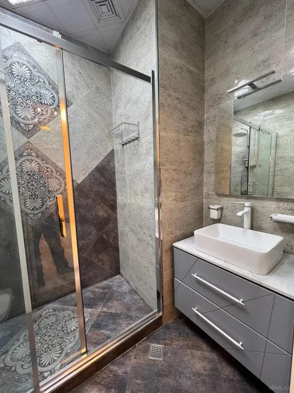 Satılır 3 otaqlı mənzil 121 m²
