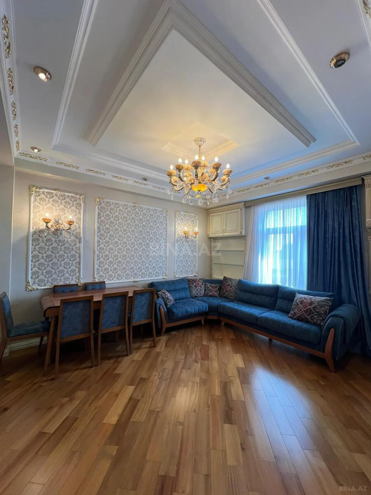 Satılır 3 otaqlı mənzil 121 m²