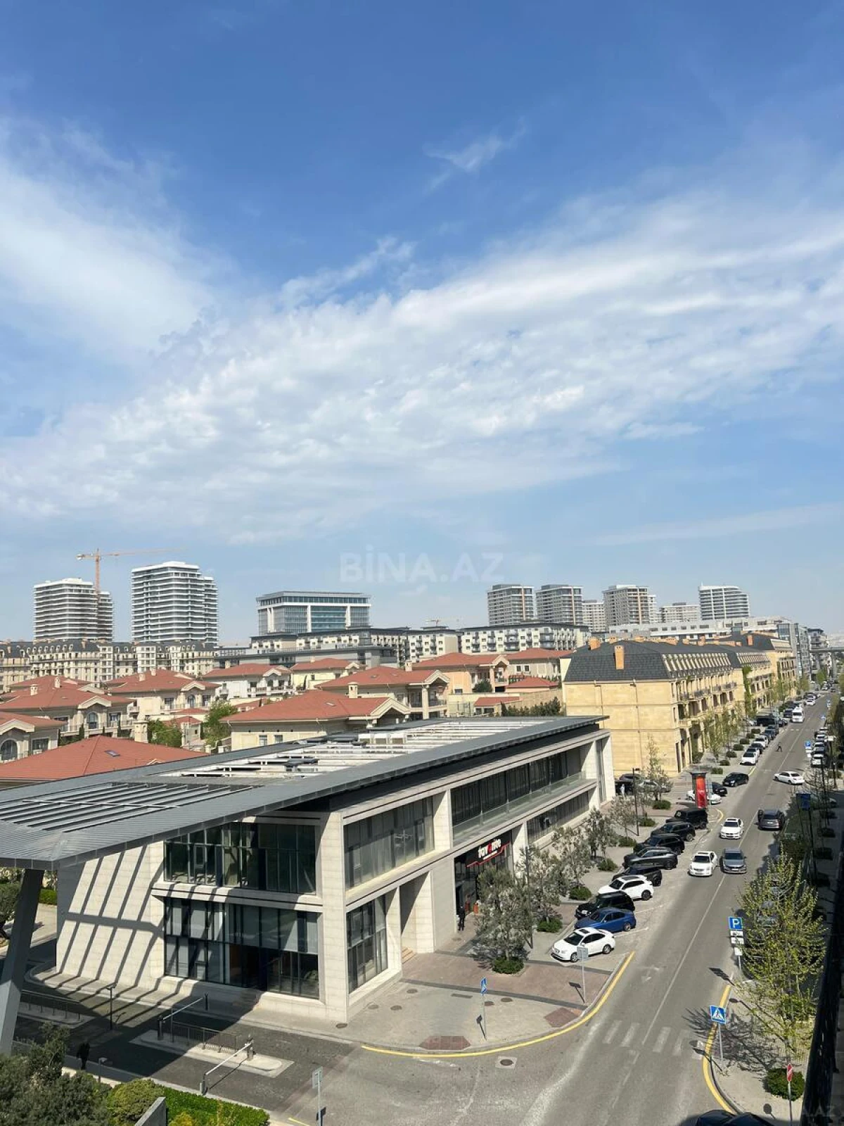 Satılır 3 otaqlı mənzil 121 m²