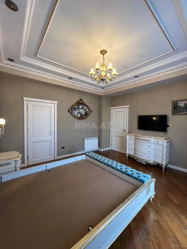 Satılır 3 otaqlı mənzil 121 m²