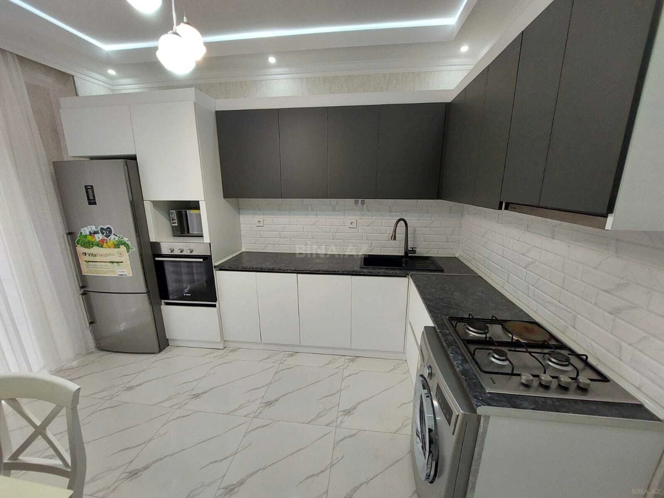 Kirayə verilir 2 otaqlı mənzil 102 m²