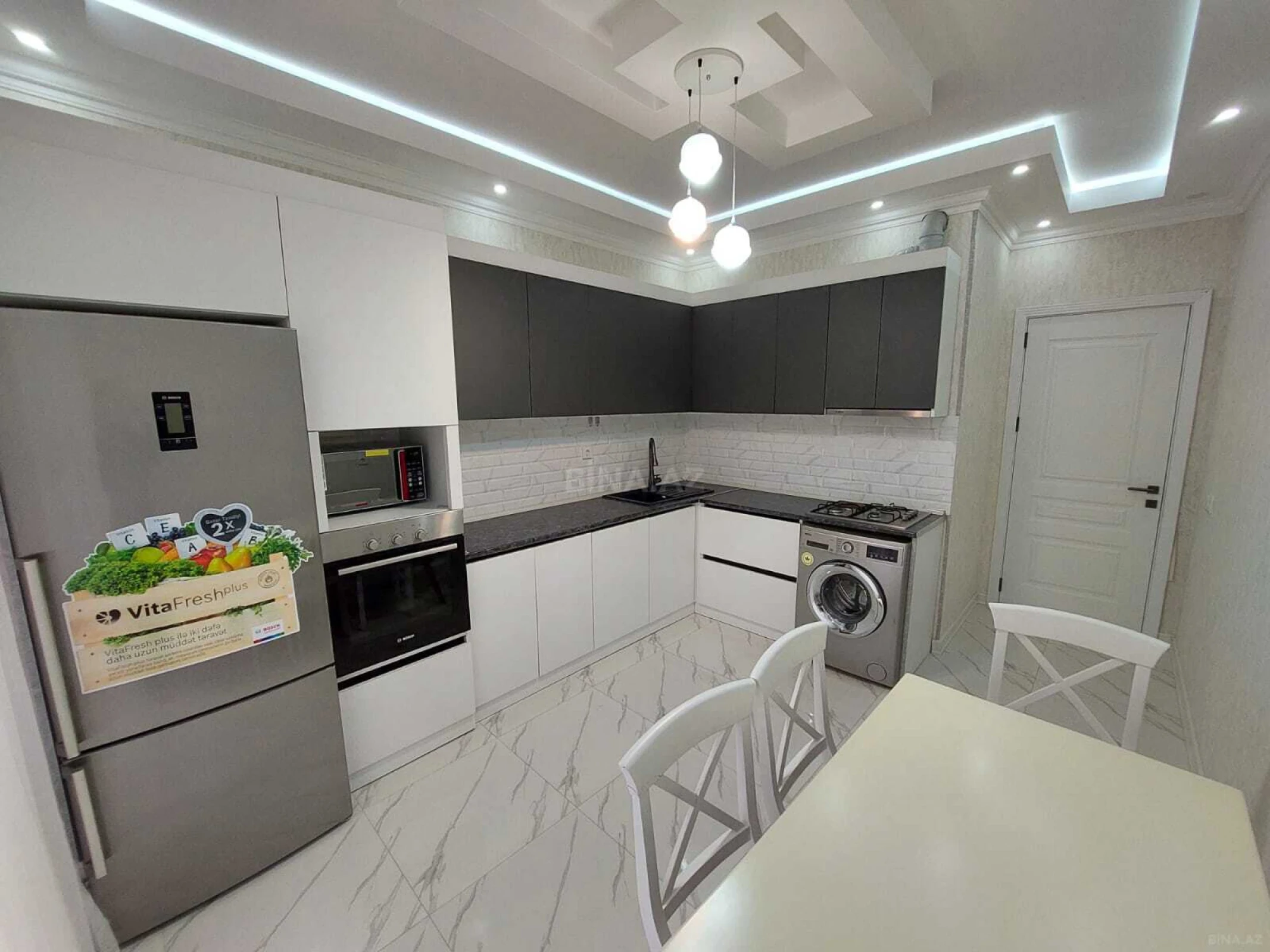 Kirayə verilir 2 otaqlı mənzil 102 m²
