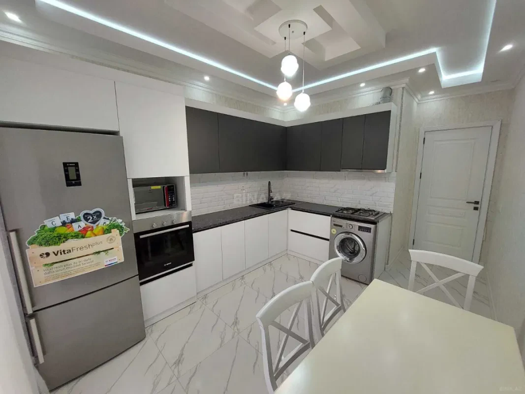 Kirayə verilir 2 otaqlı mənzil 102 m²