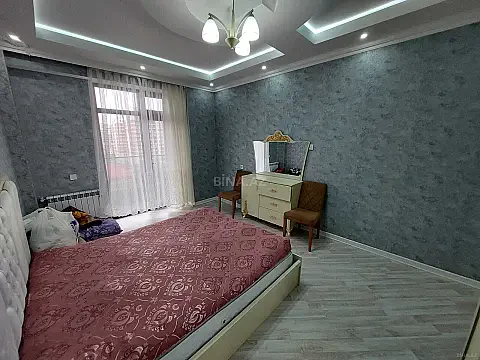 Kirayə verilir 2 otaqlı mənzil 102 m²