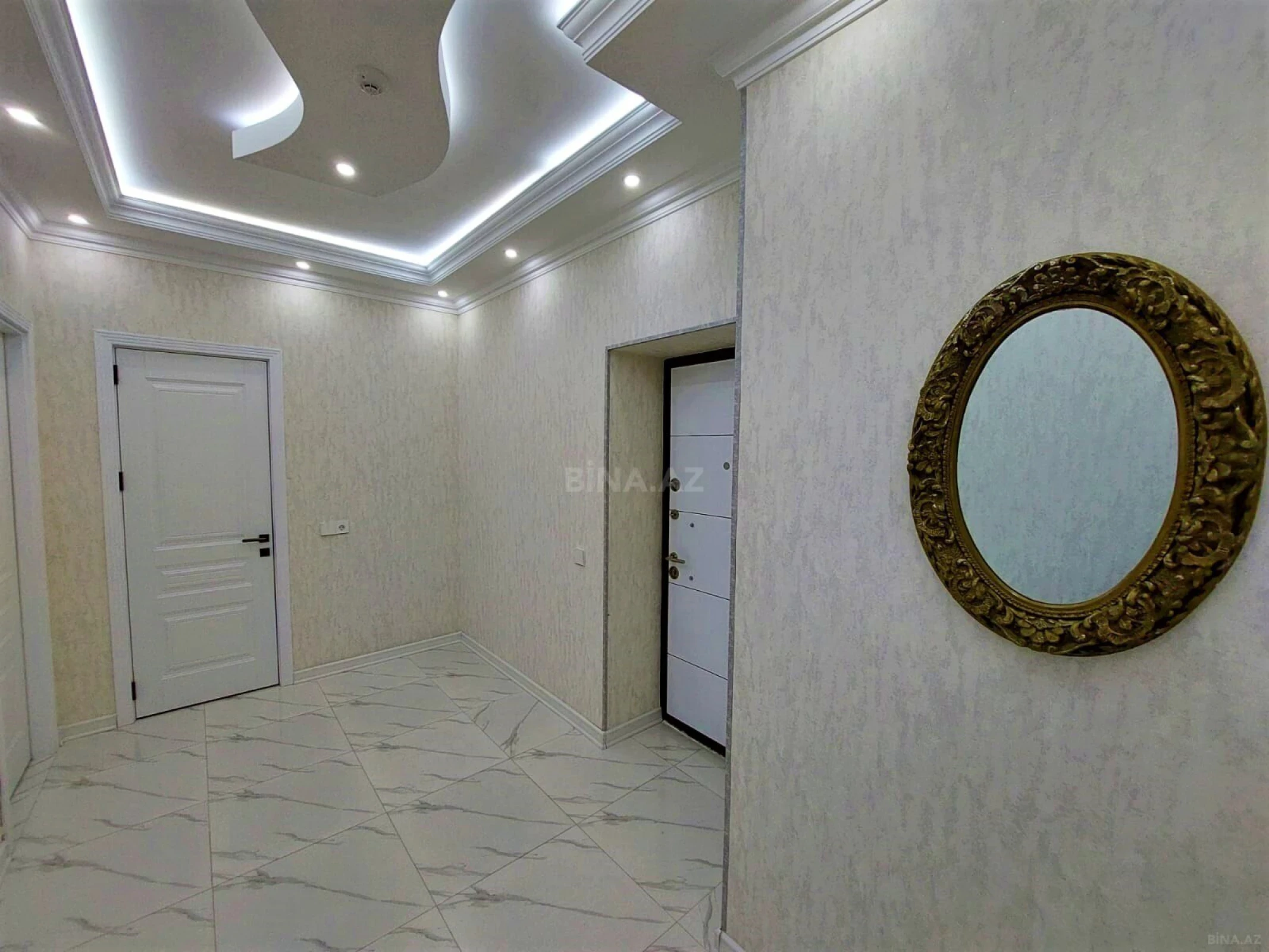 Kirayə verilir 2 otaqlı mənzil 102 m²