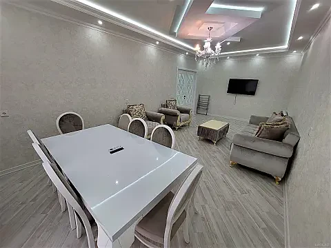 Kirayə verilir 2 otaqlı mənzil 102 m²