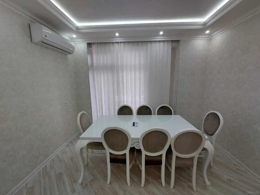 Kirayə verilir 2 otaqlı mənzil 102 m²