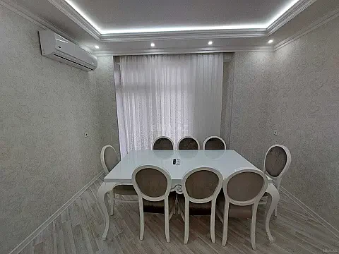 Kirayə verilir 2 otaqlı mənzil 102 m²