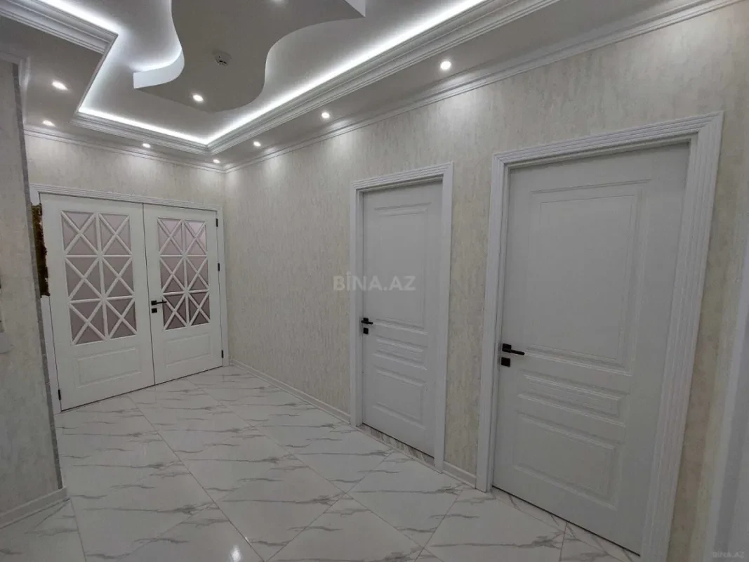 Kirayə verilir 2 otaqlı mənzil 102 m²