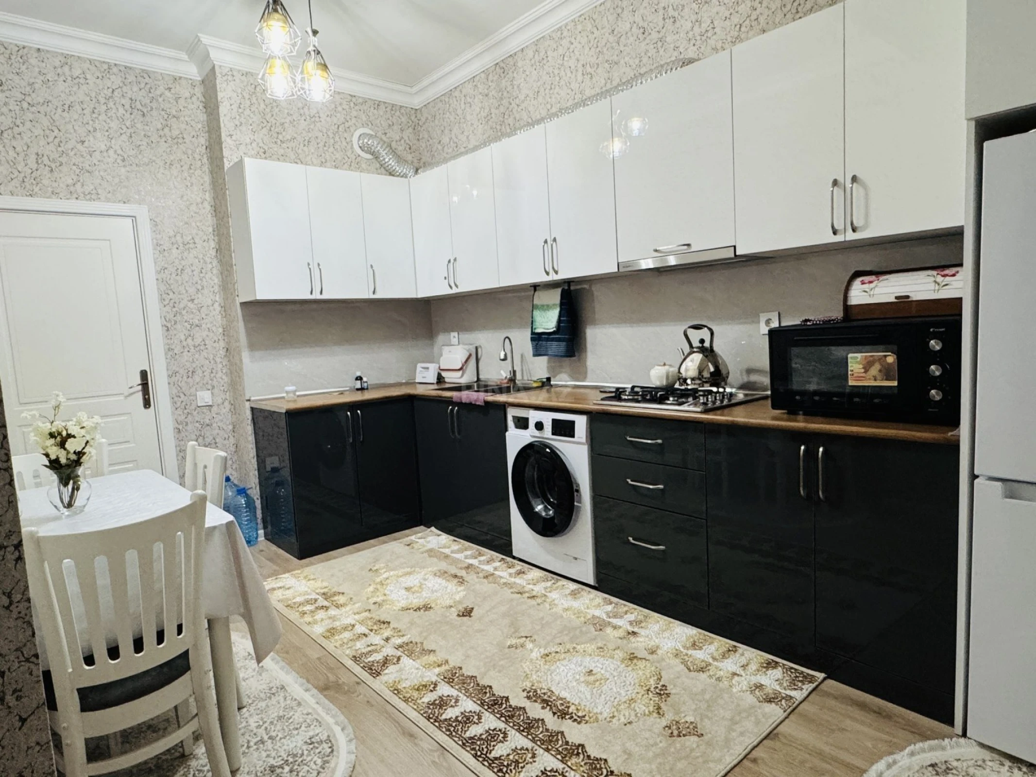 Kirayə verilir 2 otaqlı mənzil 74 m²