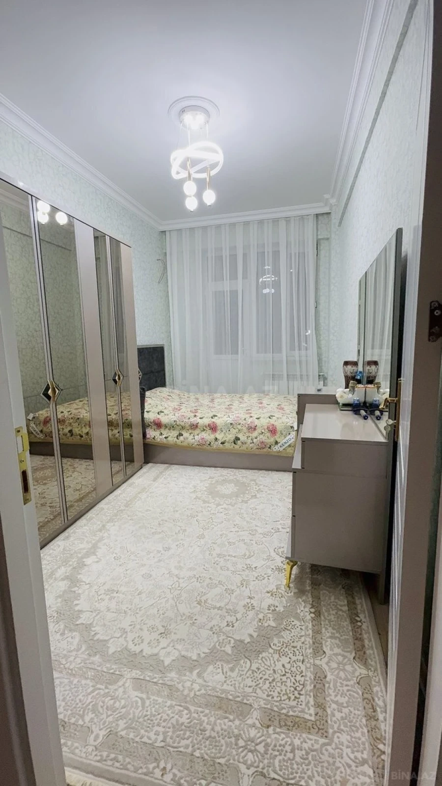 Kirayə verilir 2 otaqlı mənzil 74 m²