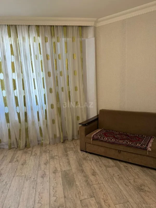 Kirayə verilir 3 otaqlı mənzil 124 m²