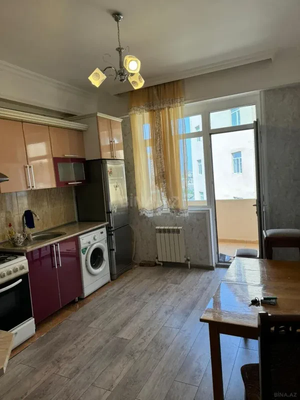 Kirayə verilir 3 otaqlı mənzil 124 m²