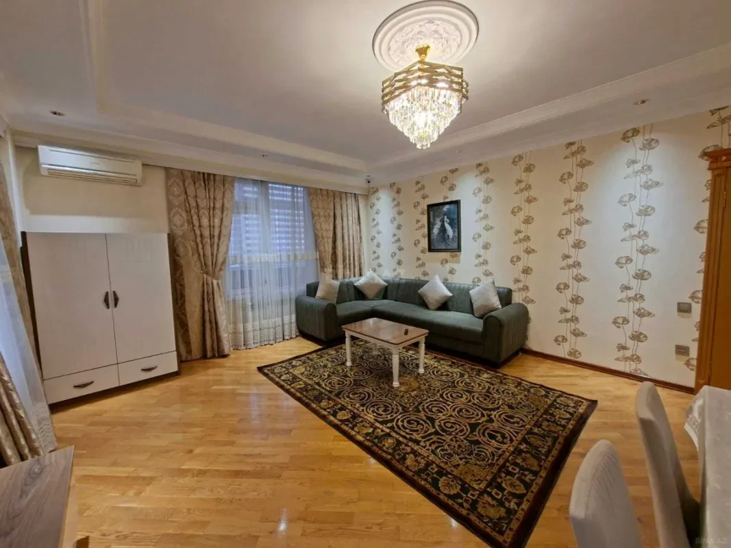 Kirayə verilir 3 otaqlı mənzil 135 m²