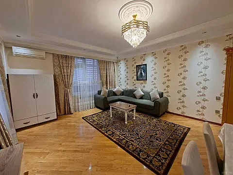 Kirayə verilir 3 otaqlı mənzil 135 m²