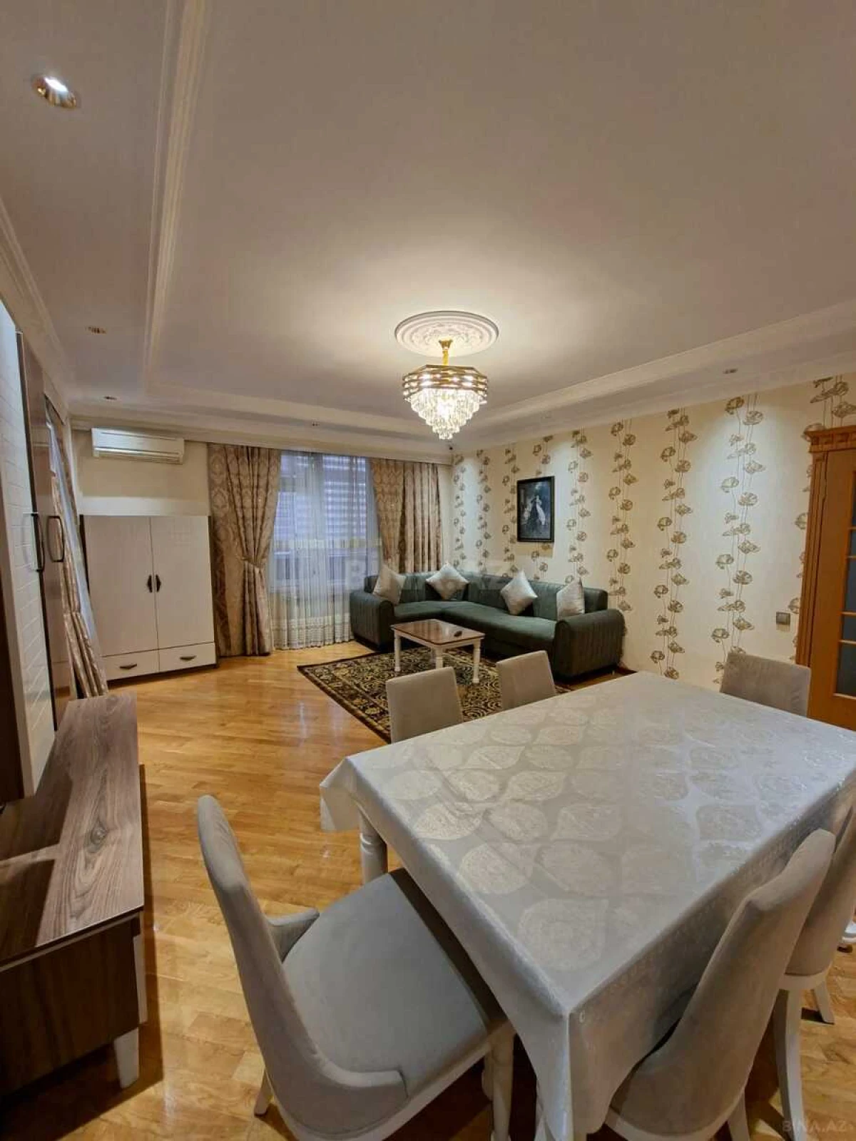 Kirayə verilir 3 otaqlı mənzil 135 m²