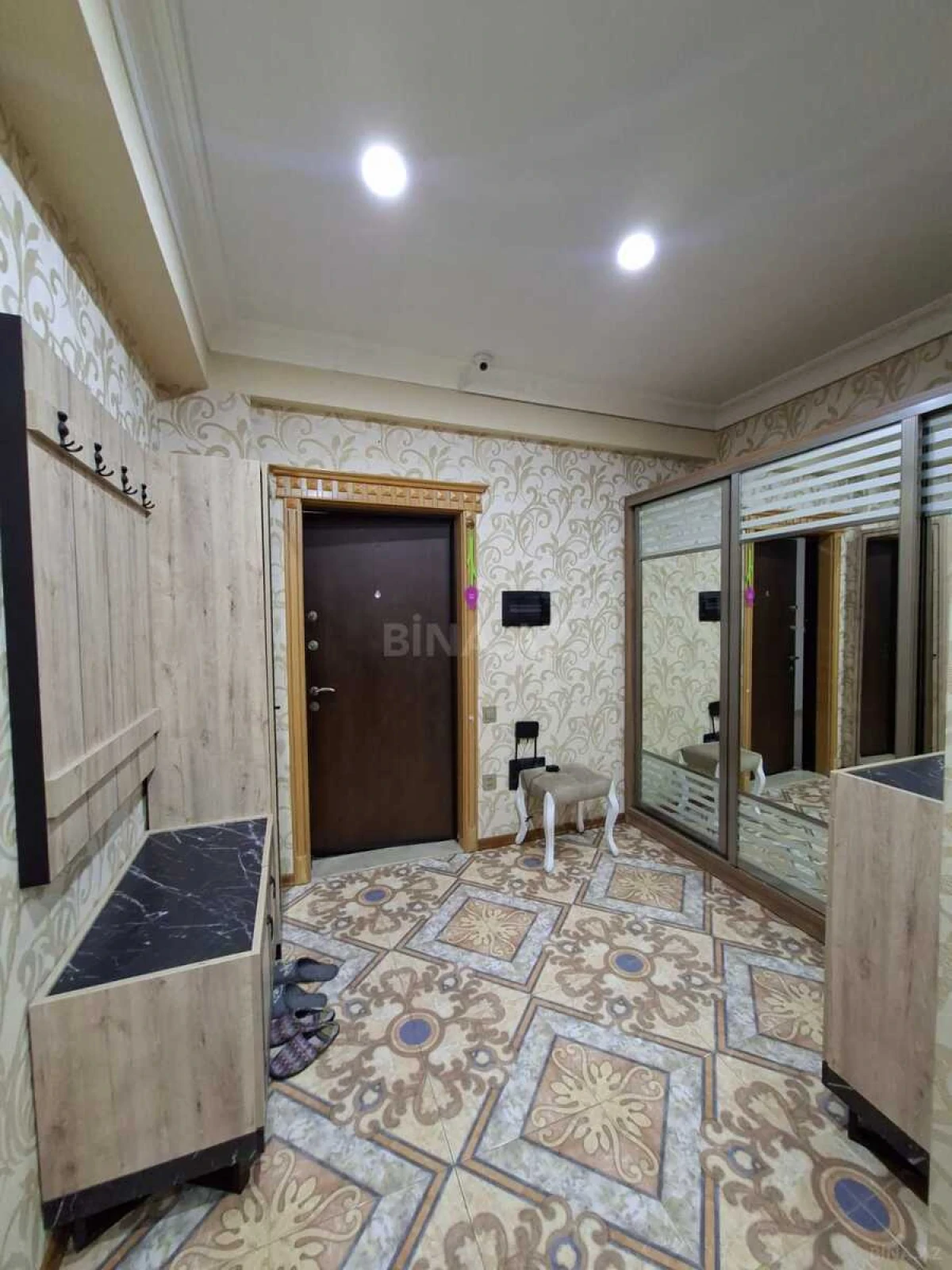 Kirayə verilir 3 otaqlı mənzil 135 m²