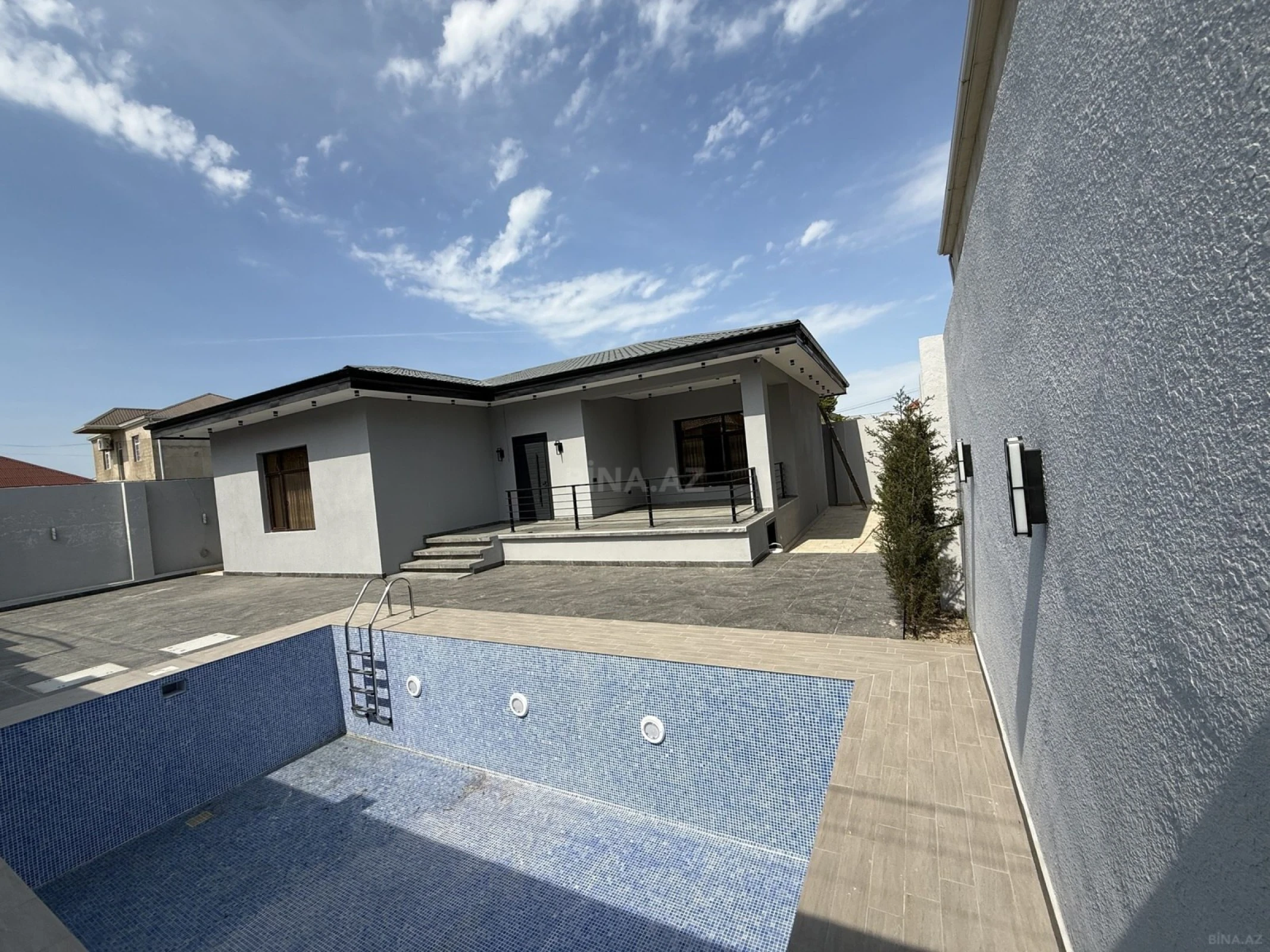 Satılır 3 otaqlı həyət evi 165 m²