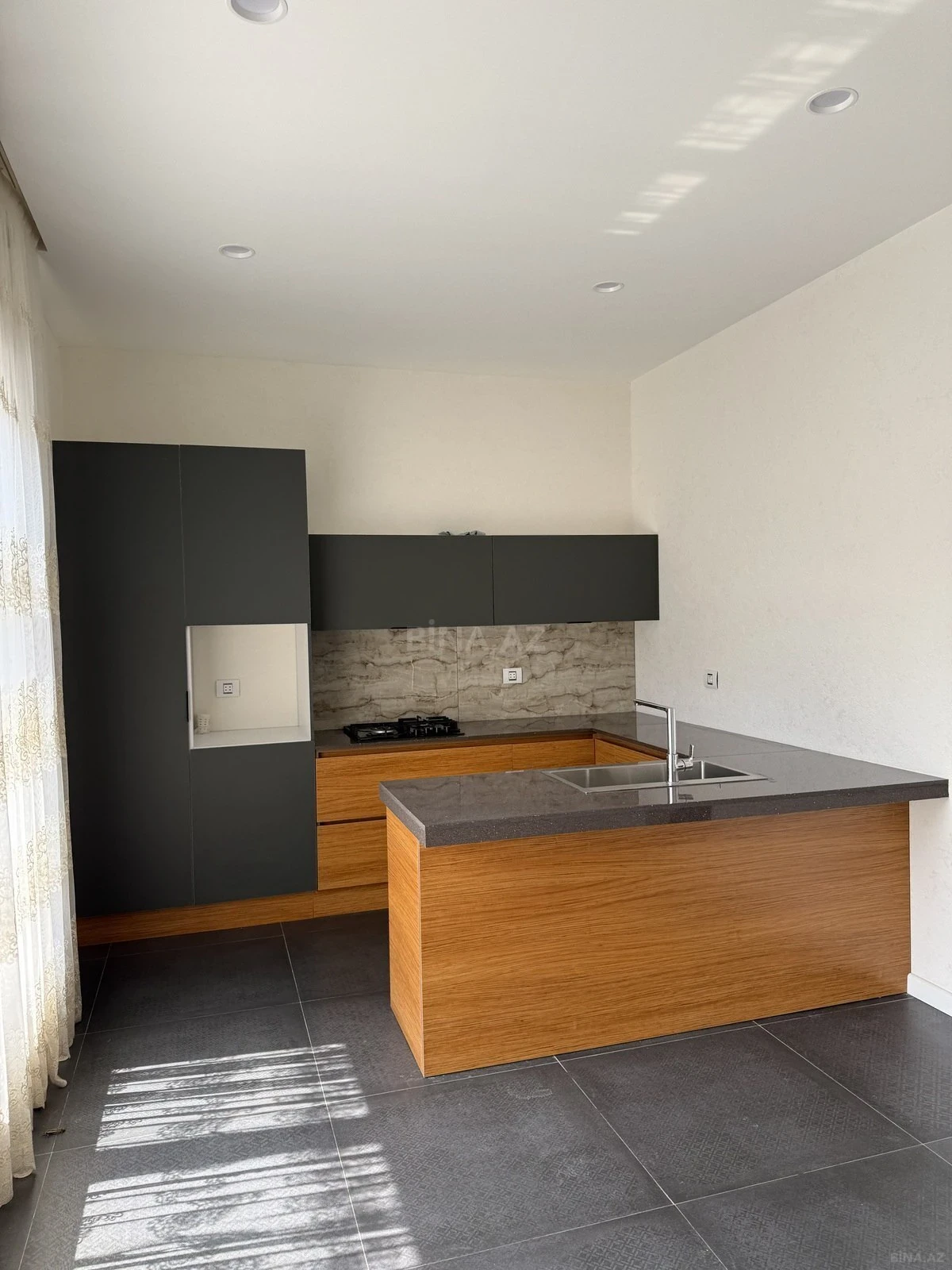 Satılır 3 otaqlı həyət evi 165 m²