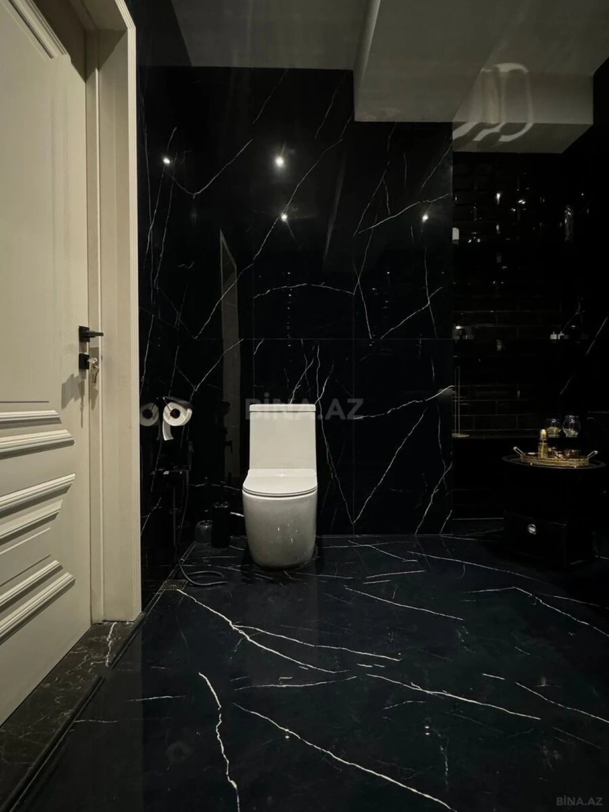 Kirayə verilir 2 otaqlı mənzil 100 m²