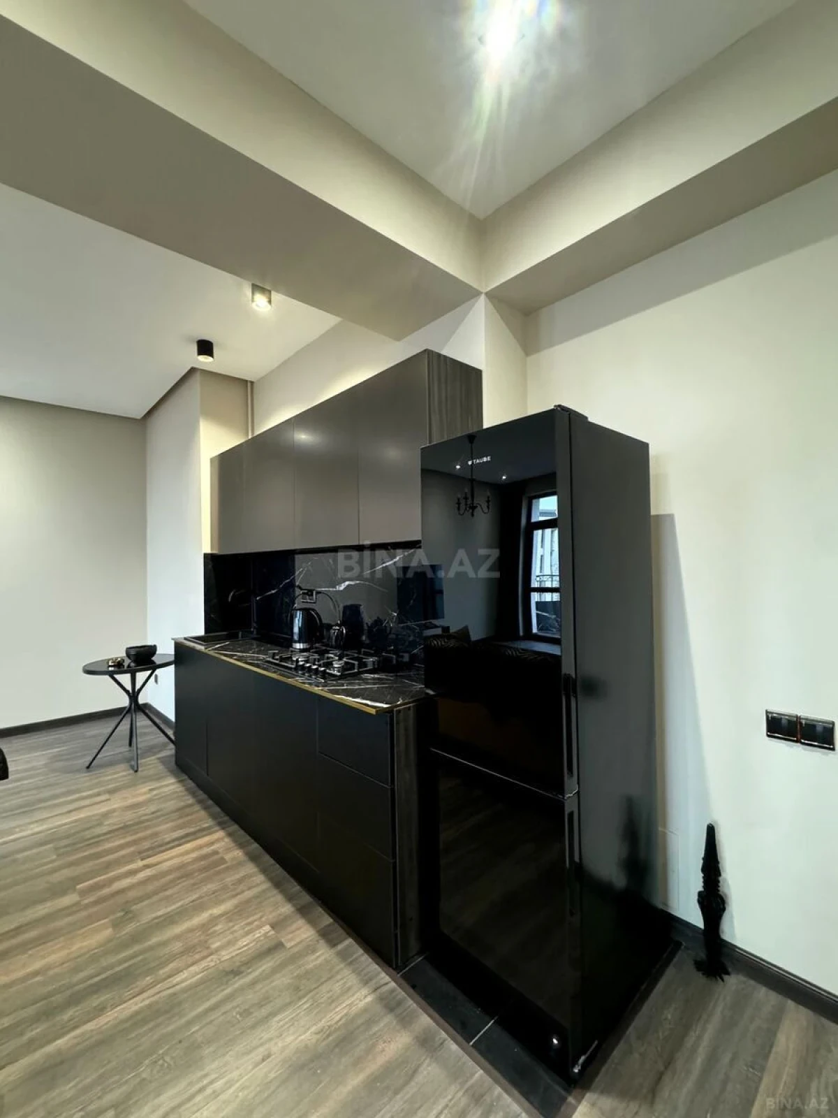 Kirayə verilir 2 otaqlı mənzil 100 m²