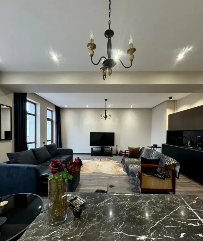 Kirayə verilir 2 otaqlı mənzil 100 m²