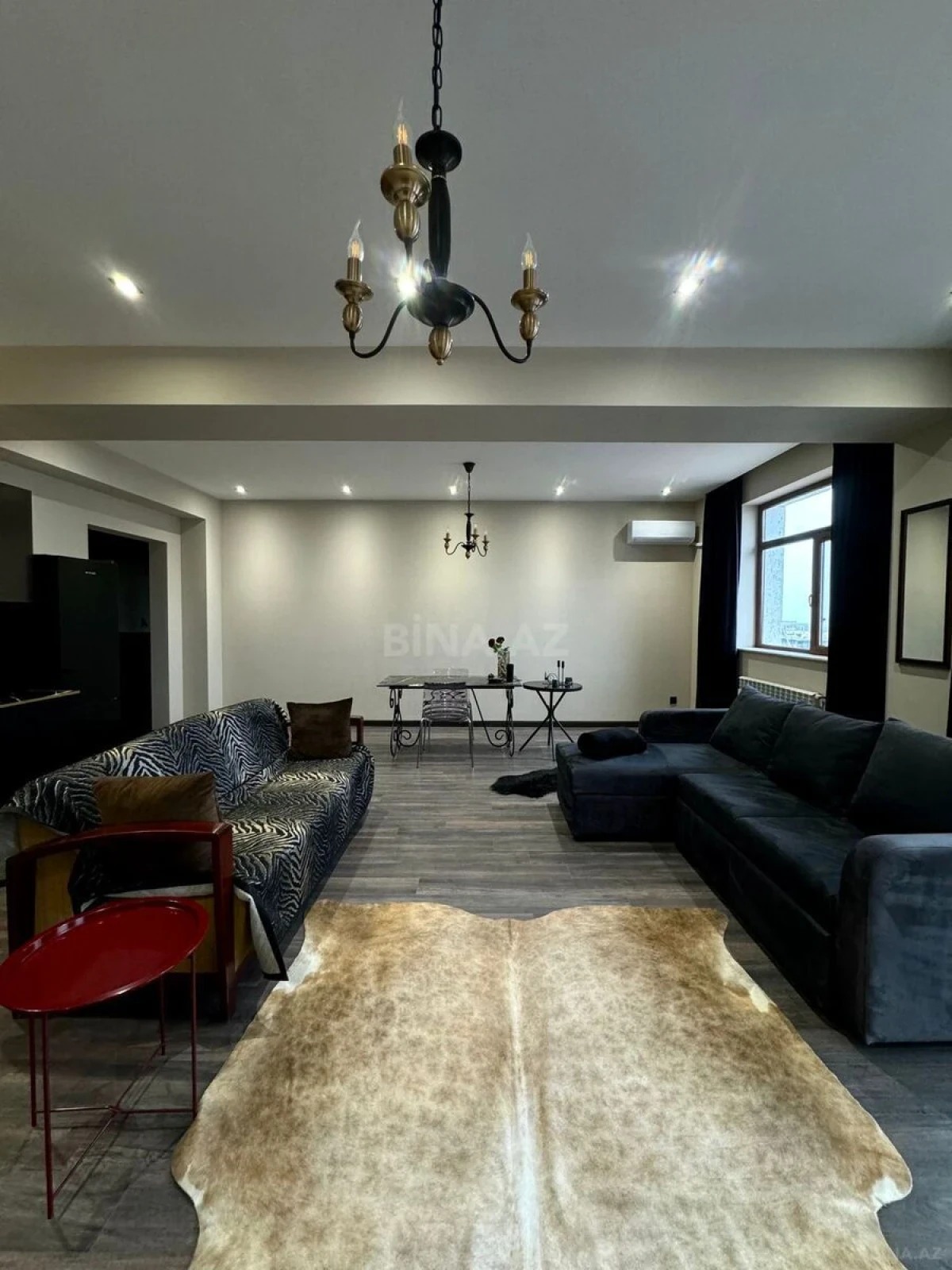 Kirayə verilir 2 otaqlı mənzil 100 m²