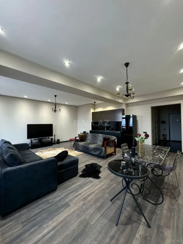 Kirayə verilir 2 otaqlı mənzil 100 m²