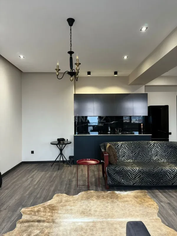 Kirayə verilir 2 otaqlı mənzil 100 m²