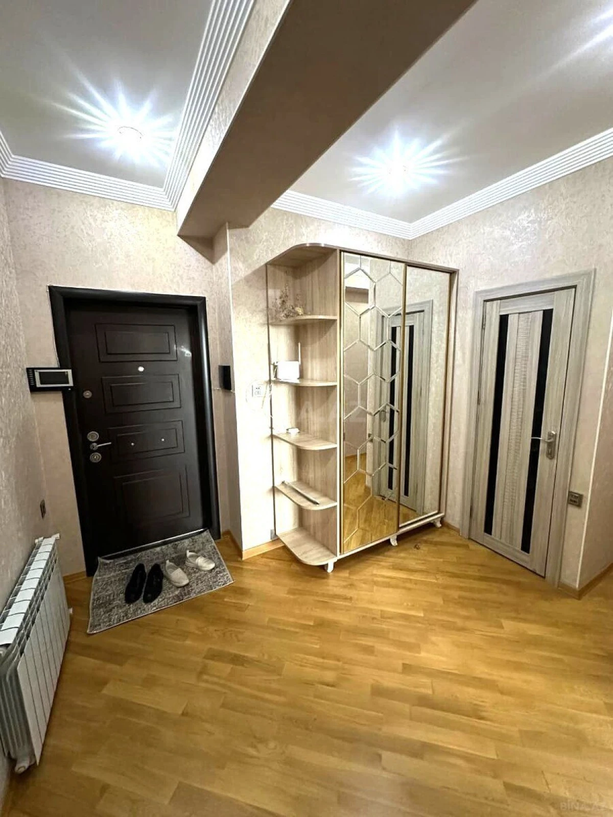 Kirayə verilir 3 otaqlı mənzil 98 m²