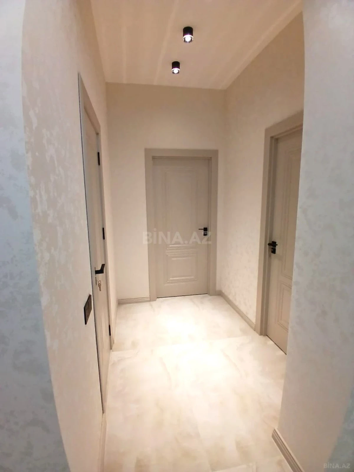 Satılır 2 otaqlı mənzil 62.5 m²